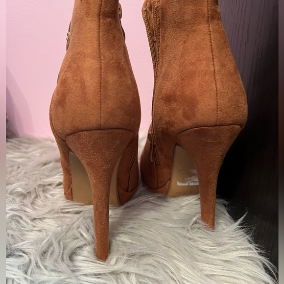 LOWEST PRICE❣️Stylish Tan Ankle Boots with Buckle Detail - Picture 4 of 5